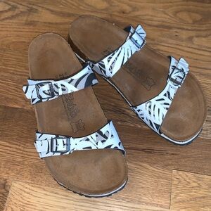 Birki's by Birkenstock Black and White Tropical Print Euro 42 Womens 11 Mens 9